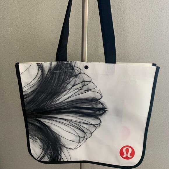 LULULEMON NEW SHOPPING White GYM TOTE BAG YOGA - Picture 4 of 5